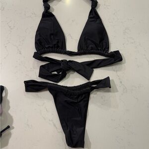 Black bikini